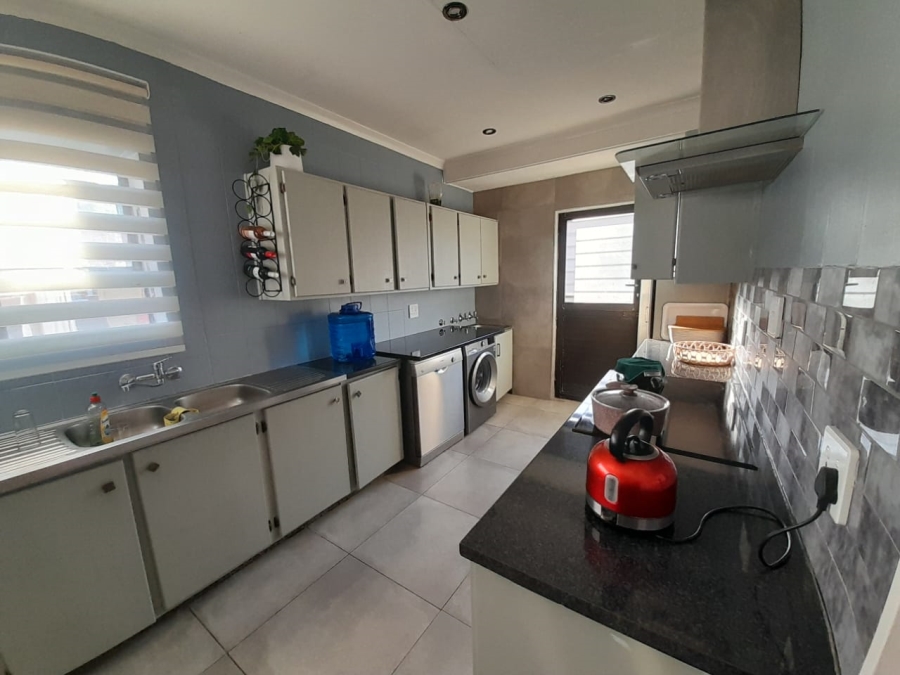 3 Bedroom Property for Sale in Geelhoutpark North West